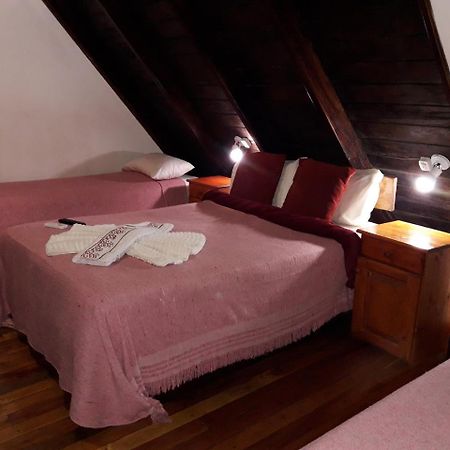 Petit Hotel Caraguata 伊瓜苏港 外观 照片